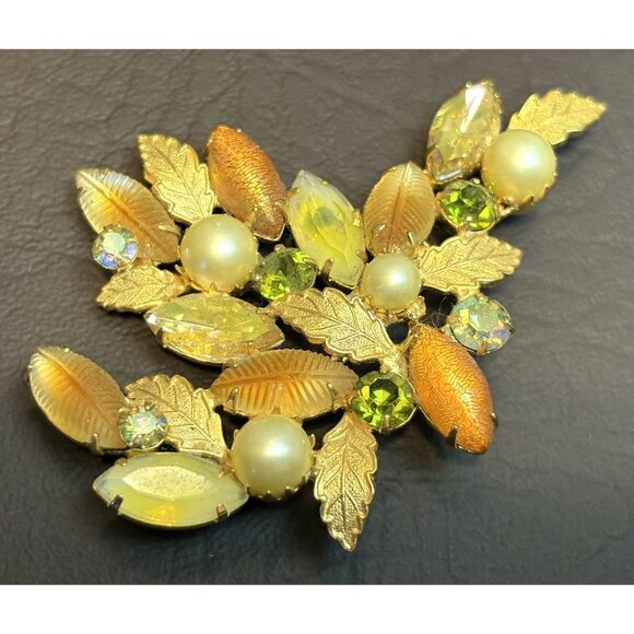 VTG KRAMER UNSIGNED FRUIT SALAD RHINESTONE MOLDED LEAVES FAUX PEARL BROOCH PIN - Picture 4 of 10